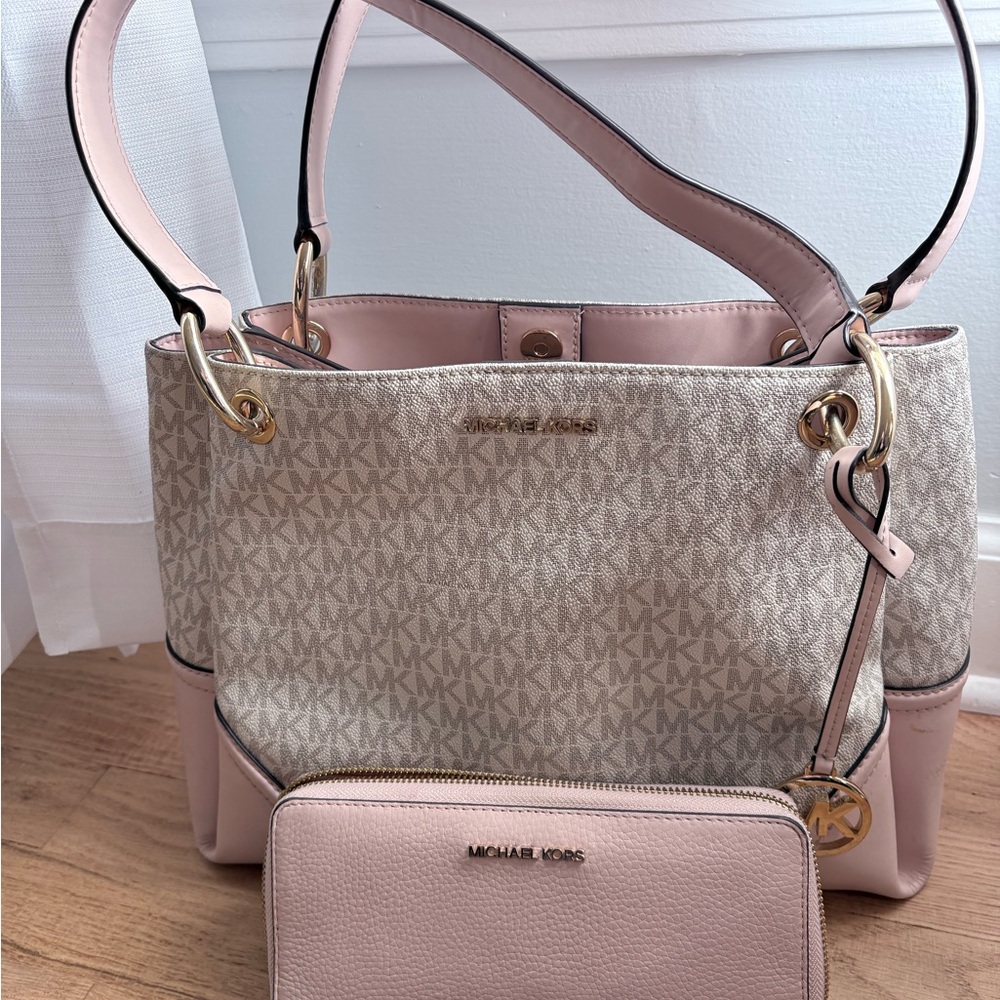 Michael Kors Nicole Tote Blush Pink and Cream Signature Tote with Wallet